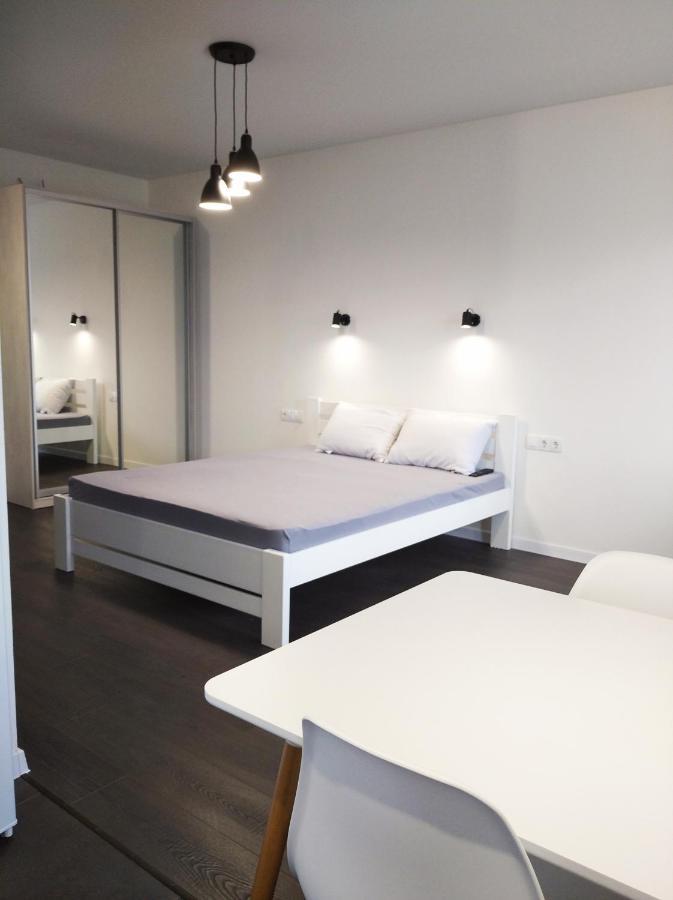 White Apartment Poltava Esterno foto