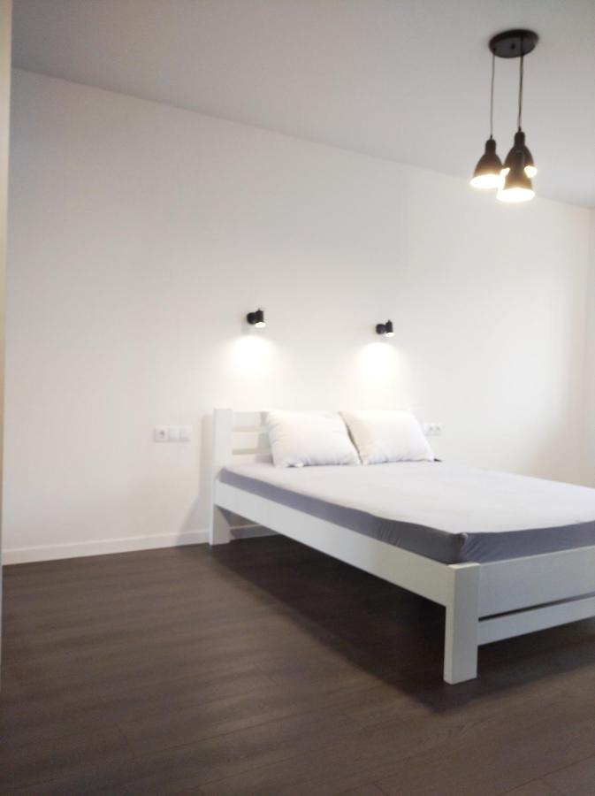 White Apartment Poltava Esterno foto
