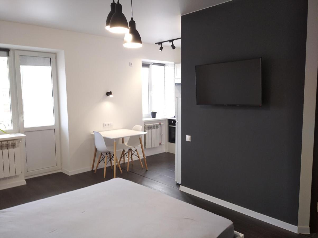 White Apartment Poltava Esterno foto